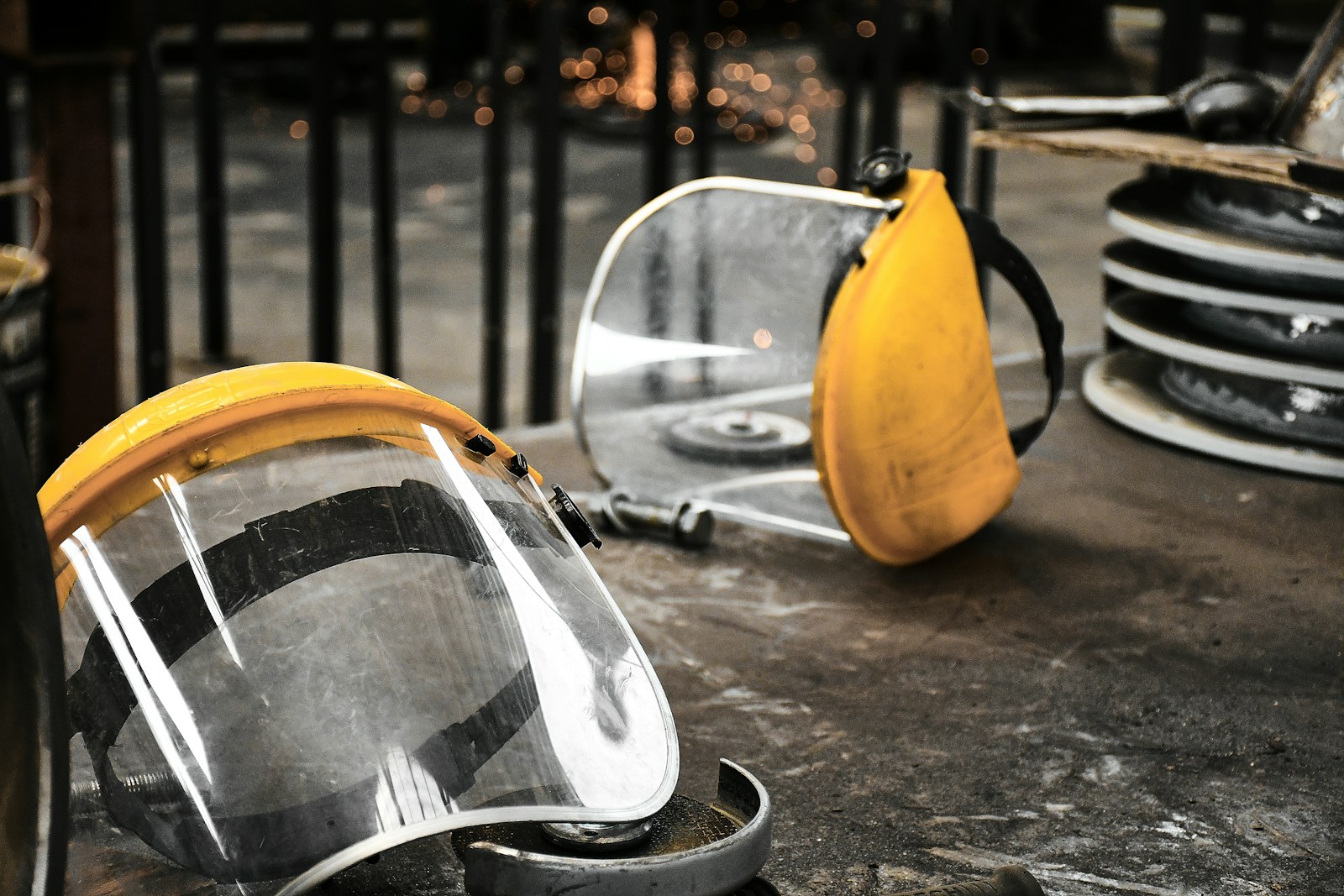 Ezel OSGB - Ezel Ortak Sağlık ve Güvenlik Birimi A bunch of chairs that are sitting on the ground